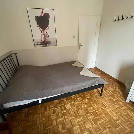 Lama Rooms