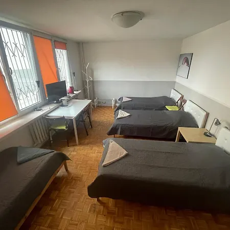 Lama Rooms Hostel *